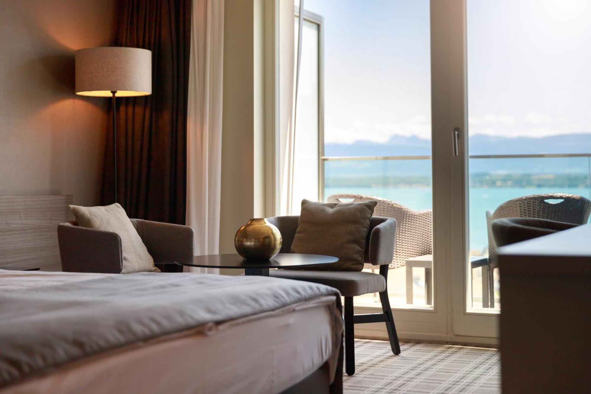 Ambassador Boutique Hotel Ньон Экстерьер фото